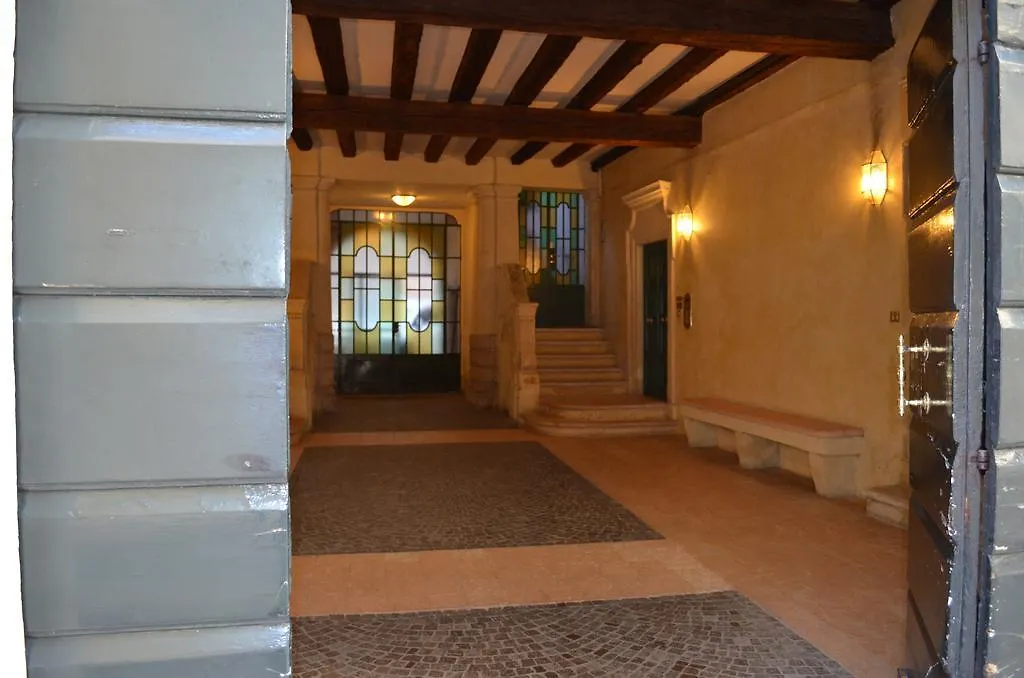 Apartamento Palazzo Tiolo Verona Italia